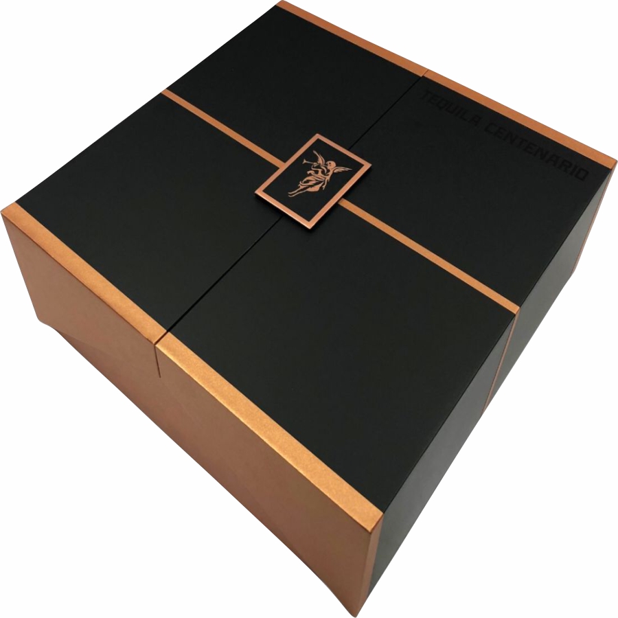  CAJA DE MDF FORRADA EN VINIL NEGRO, CON DETALLES EN PAPEL METALIZADO Y CIERRE CON BROCHE DE IMÁN A309